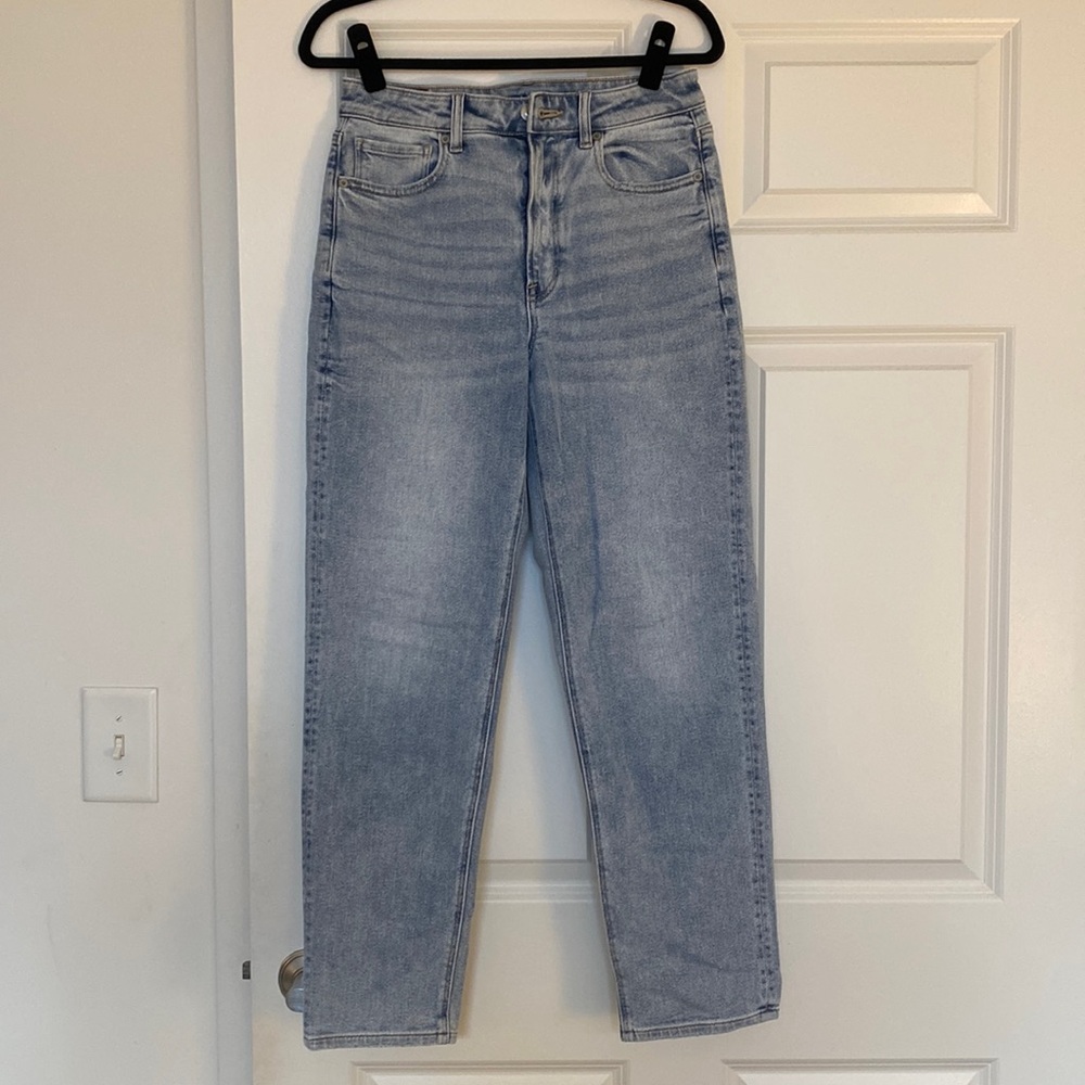 American Eagle light wash jeans